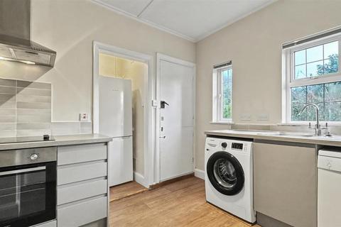 undefined, Pierrefondes Avenue, Farnborough