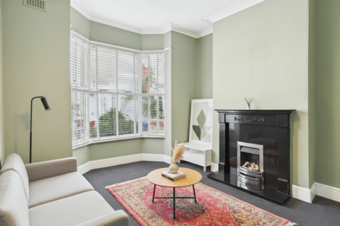 Derwent Grove, Princes Road, HU5