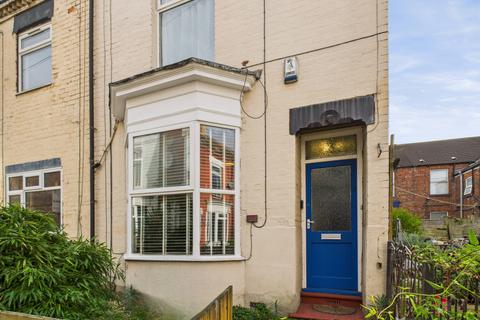 2 bedroom end of terrace house to rent, Derwent Grove, Princes Road, HU5