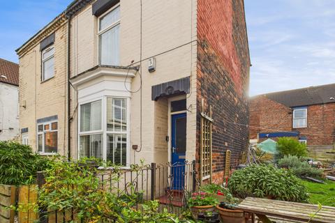 2 bedroom end of terrace house to rent, Derwent Grove, Princes Road, HU5