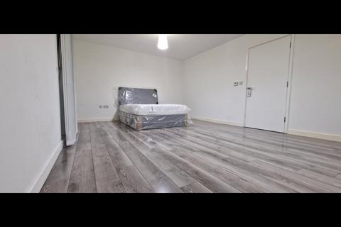 2 bedroom flat to rent, Panoramic Tower, E14