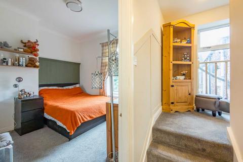 1 Boxs Buildings, Batley, WF17 8EB