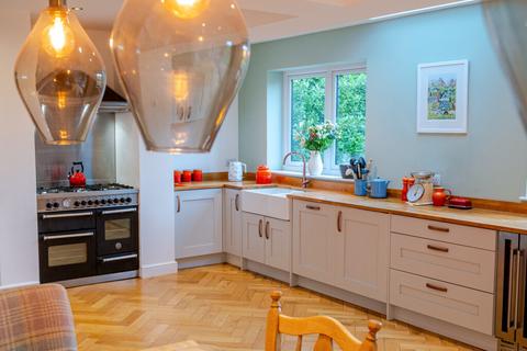 5 bedroom detached house for sale, The Nooking, Kirkhamgate, Wakefield, West Yorkshire