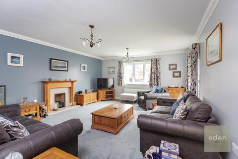5 bedroom semi-detached house for sale, Clearheart Lane, Kings Hill, ME19
