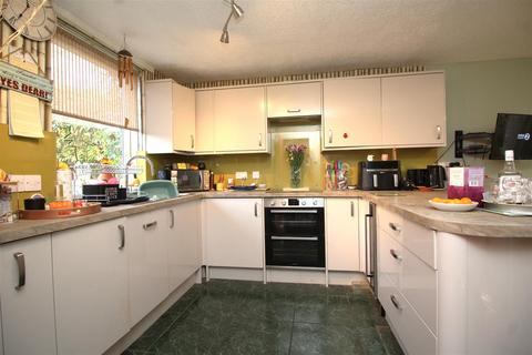 4 bedroom terraced house for sale, Middleton, Bretton, Peterborough