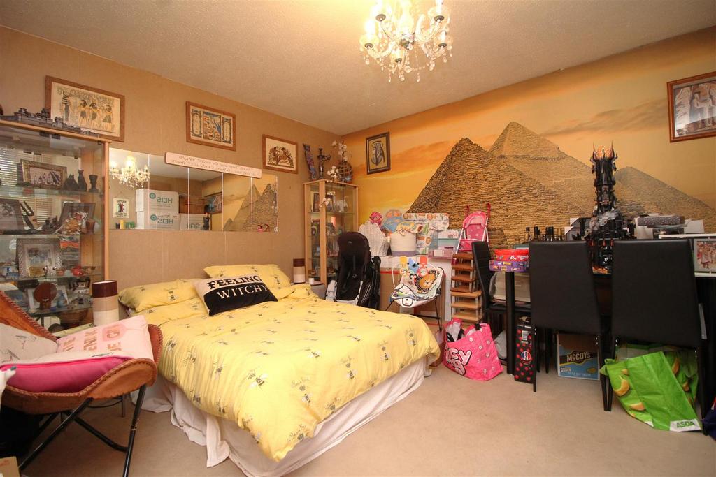 Bedroom 4 .JPG