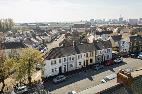 Singleton Road, Cardiff CF24