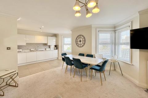 3 bedroom apartment for sale, St Michaels Road, West Cliff, Bournemouth, BH2