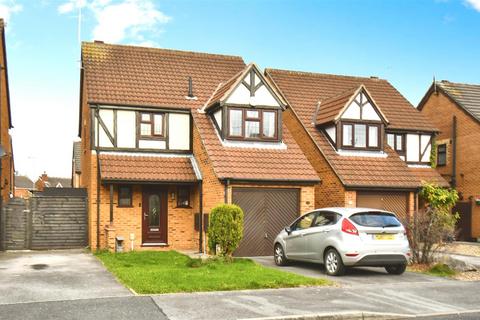undefined, Wisteria Way, Hull