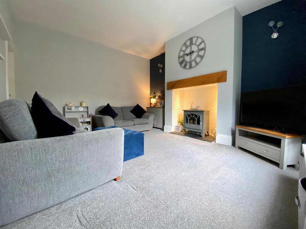 Lounge3.jpg