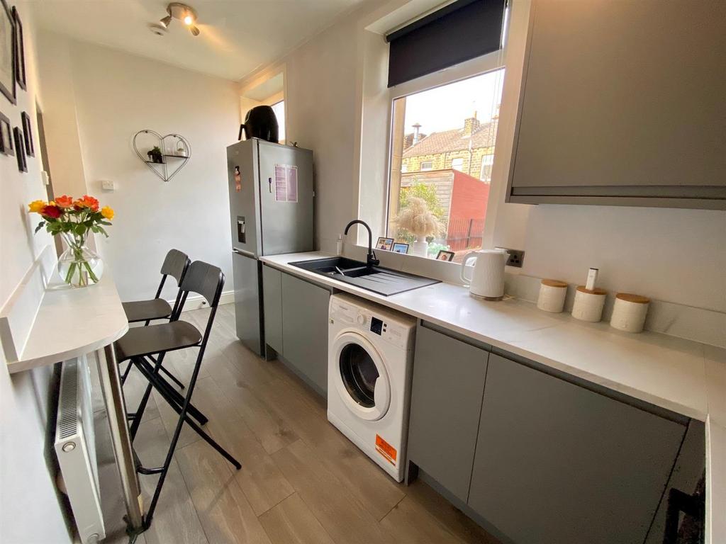 Kitchen2.jpg