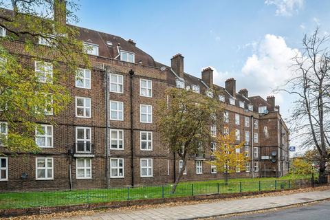 3 bedroom flat to rent, Union Grove, Clapham, London, SW8