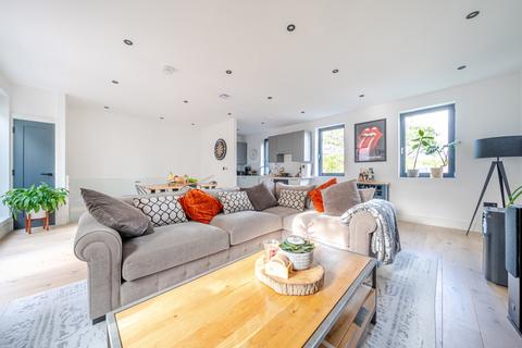 undefined, Radlett Close, London