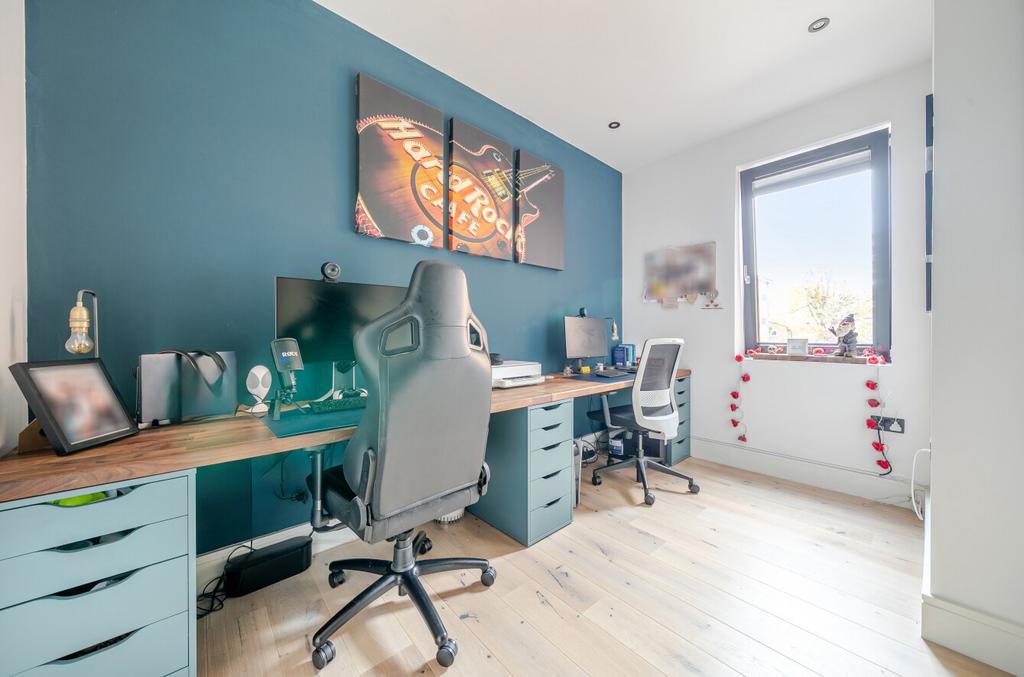 1370009-19-68f770...