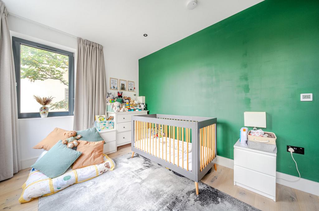 1370009-15-68f770...