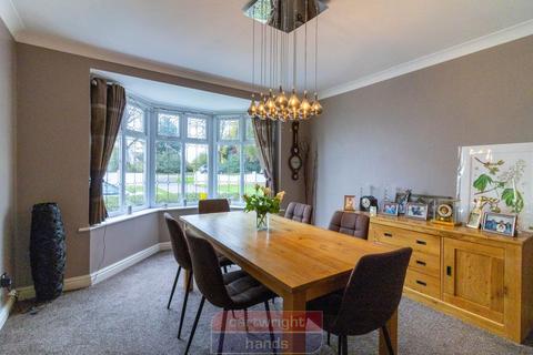 4 bedroom detached house for sale, Hinckley Road, Nuneaton, CV11 6LS