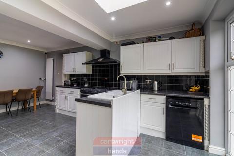 4 bedroom detached house for sale, Hinckley Road, Nuneaton, CV11 6LS