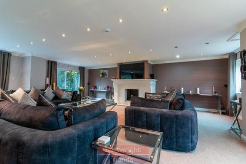 4 bedroom detached house for sale, Hinckley Road, Nuneaton, CV11 6LS