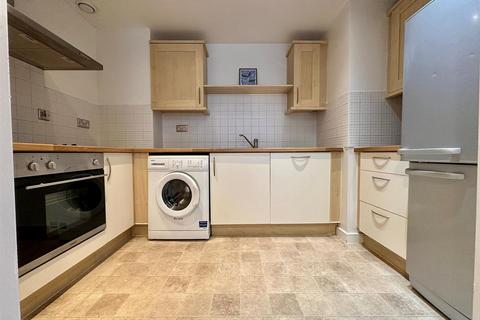 2 bedroom apartment to rent, Manhattan Place, Madison Square, Liverpool
