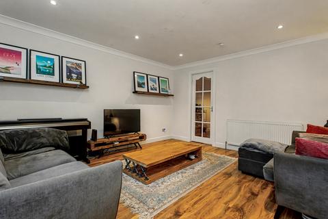 3 bedroom semi-detached villa for sale, 9 Glenmoss Avenue, Erskine, PA8 6HN
