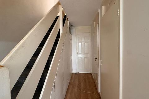 3 bedroom terraced house to rent, Chatsworth Road, London E15