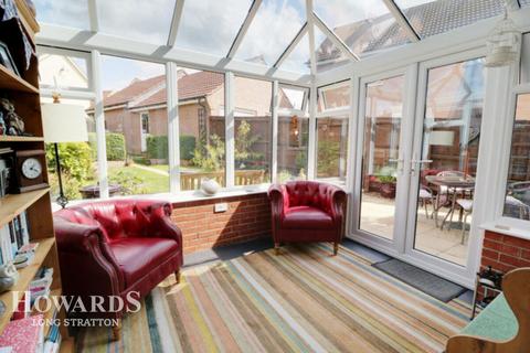 Oakfield Road, Long Stratton