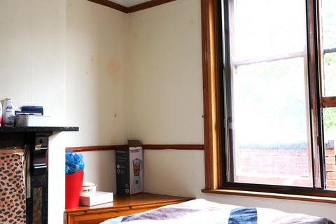 3 bedroom terraced house for sale, Park Vale Road, Leicester LE5