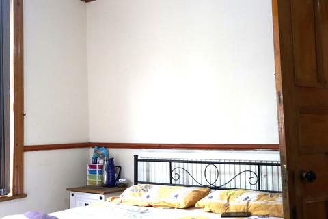 3 bedroom terraced house for sale, Park Vale Road, Leicester LE5