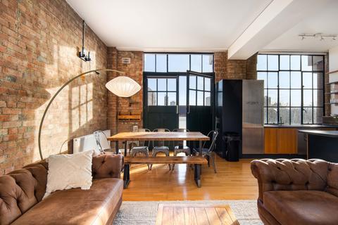 2 bedroom flat for sale, Boyd Street, London, E1