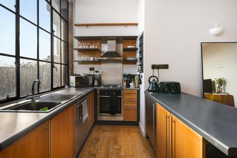 2 bedroom flat for sale, Boyd Street, London, E1