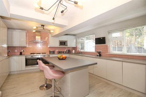 4 bedroom semi-detached house for sale, Bearsden Crescent, Leicestershire LE10