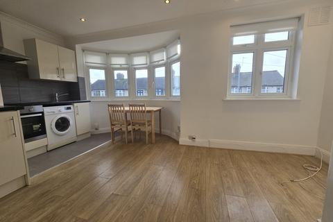 1 bedroom apartment to rent, Staines Road, Ilford IG1
