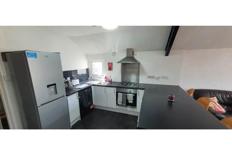 3 bedroom flat to rent, Glynrhondda Street (Flat 4) , Cathays, Cardiff