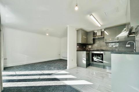 undefined, London Road, Langley SL3