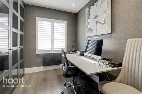 2 bedroom retirement property for sale, Holland Road, Westcliff-On-Sea