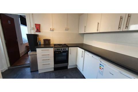2 bedroom flat to rent, Glynrhondda Street (Flat 1), Cathays, Cardiff