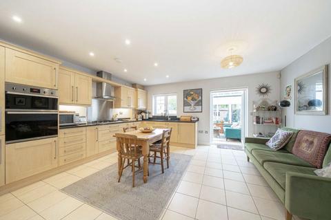 4 bedroom semi-detached house for sale, Heritage Close, Sunbury-On-Thames TW16