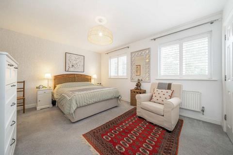 4 bedroom semi-detached house for sale, Heritage Close, Sunbury-On-Thames TW16