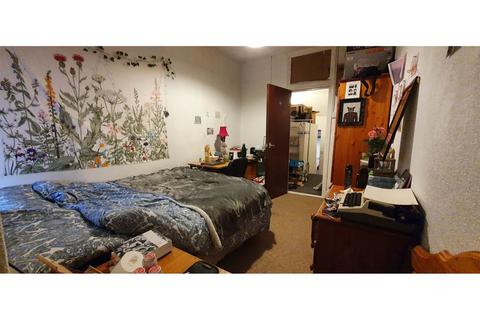 3 bedroom flat to rent, Glynrhondda Street, Cathays, Cardiff