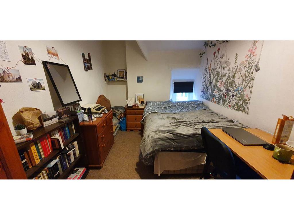 Bedroom 1 (1)