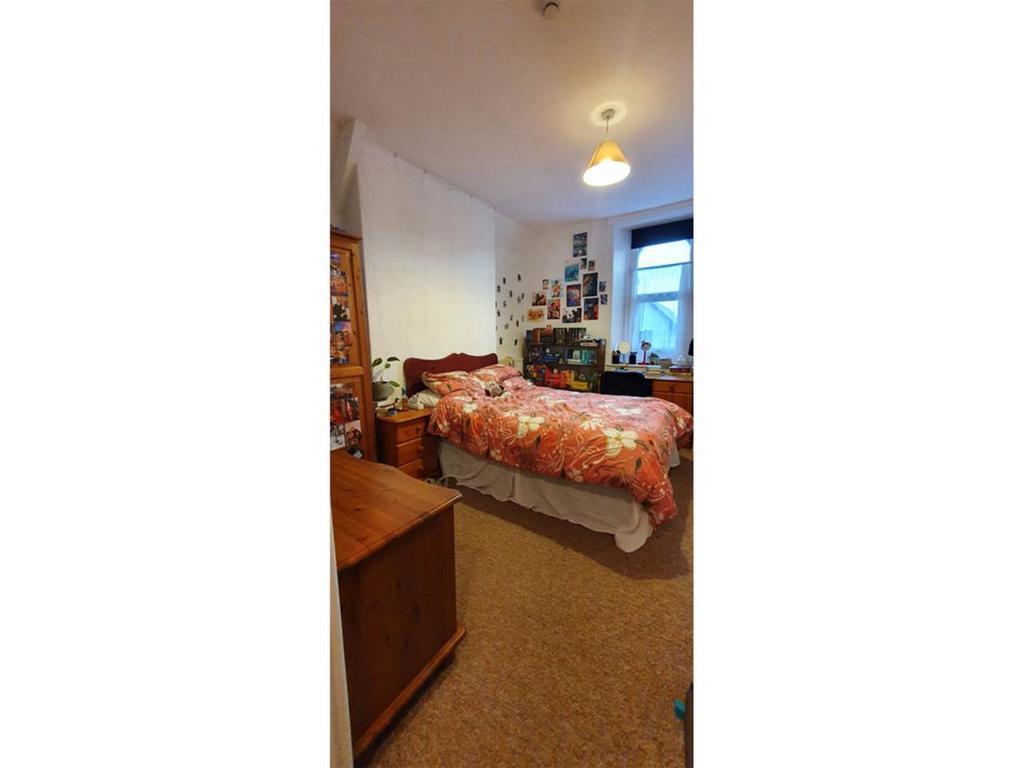 Bedroom 2 (1)