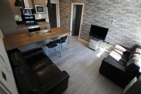 2 bedroom apartment to rent, Hartisca Residence, Hartwell Road, Hyde Park, Leeds