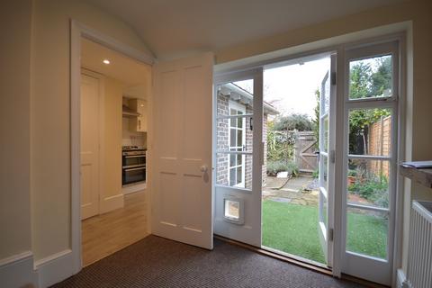 undefined, Little London, Chichester, PO19