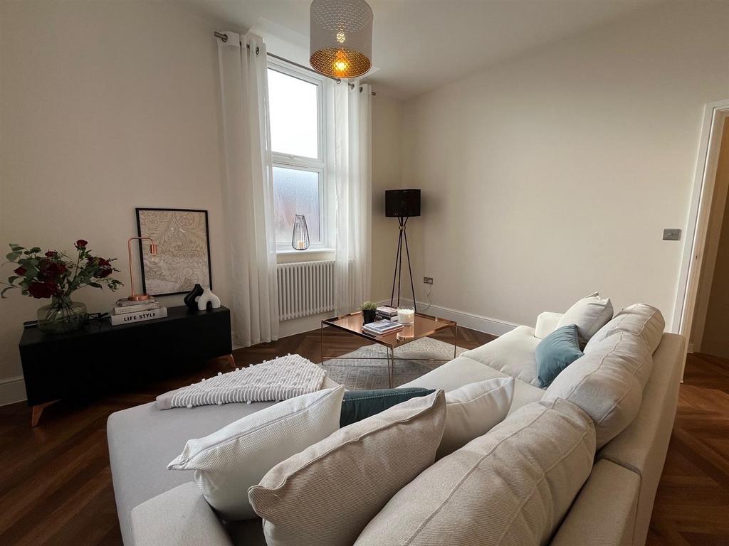 Living Room 3.jpg