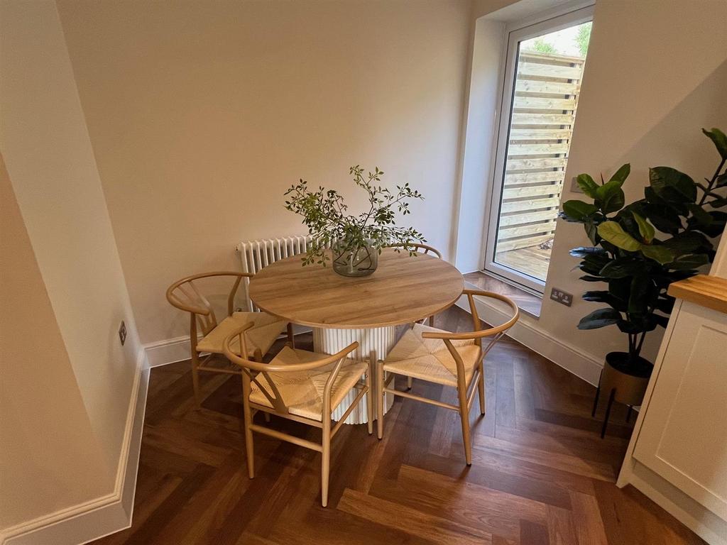 Dining Area.jpg