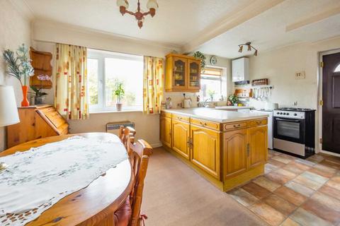 3 bedroom semi-detached house for sale, Castle Close, Birstall