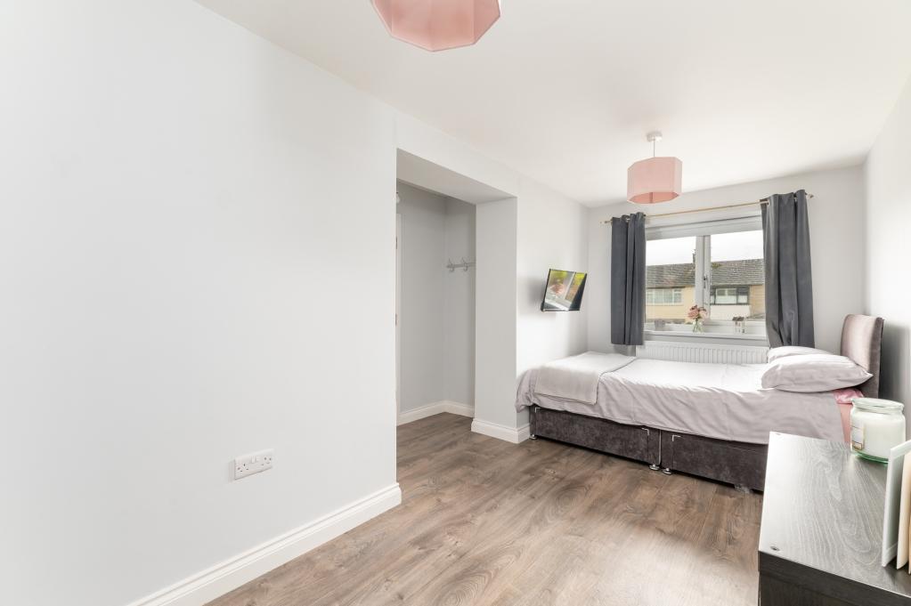 Bedroom Or Sitting