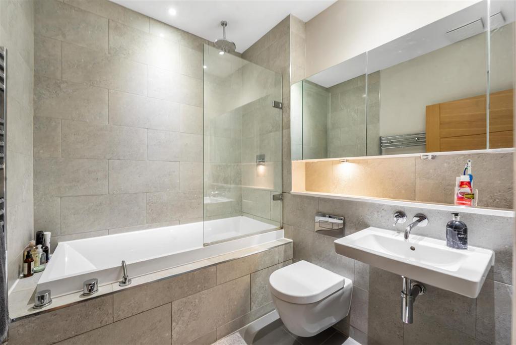 Bathroom.jpg