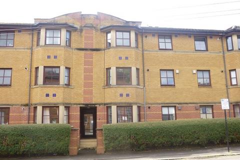 2 bedroom flat to rent, Malloch Street, Glasgow G20