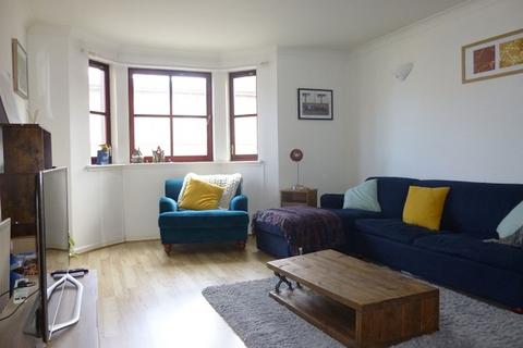 2 bedroom flat to rent, Malloch Street, Glasgow G20